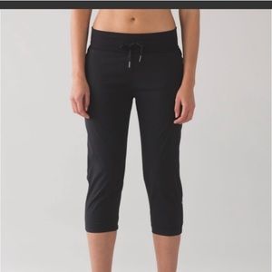 Lululemon Dance studio crop